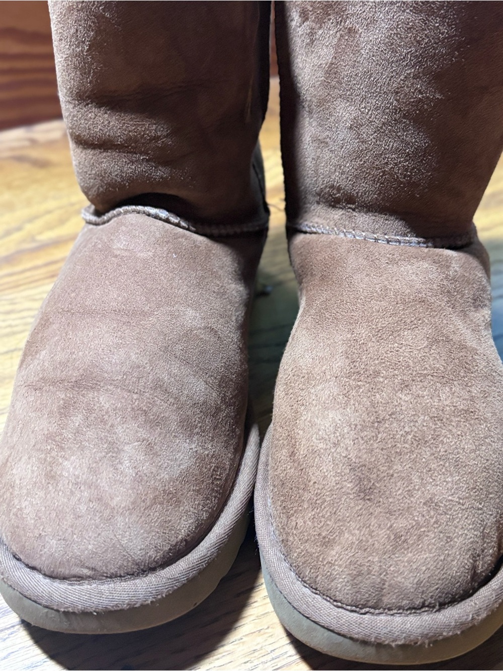 UGG Classic Short II Size 9 Chestnut Cozy Fall Winter Après Ski Boots